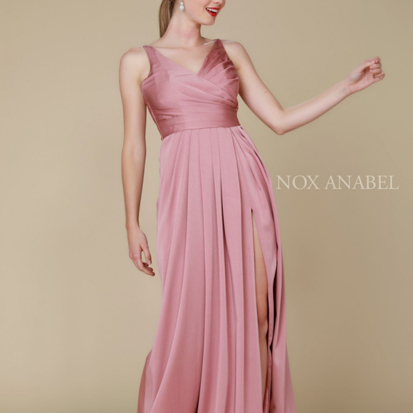 nox anabel Dresses & Skirts - Pleated V-Neckline Sleeveless Long Dress 8347